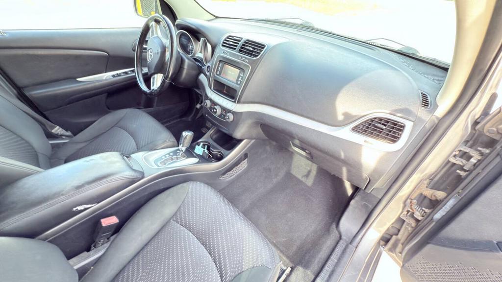 2012 Dodge Journey SXT - Photo 18
