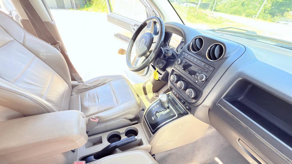 2011 Jeep Compass Limited - Photo 13