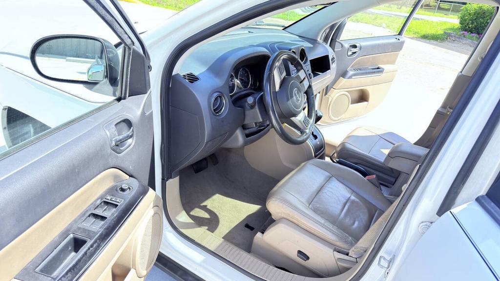 2011 Jeep Compass Limited - Photo 6