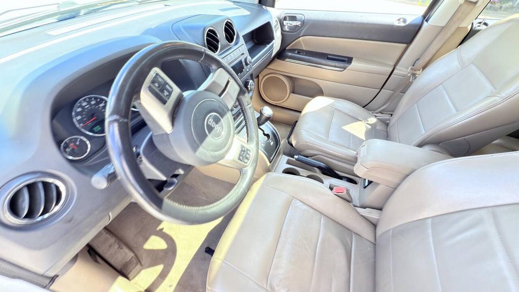 2011 Jeep Compass Limited - Photo 22