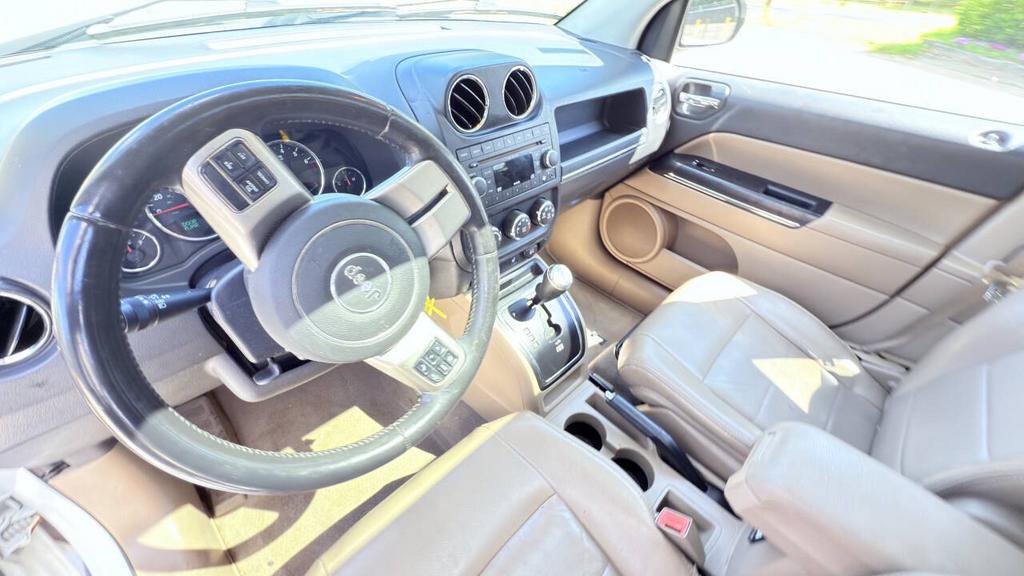 2011 Jeep Compass Limited - Photo 21