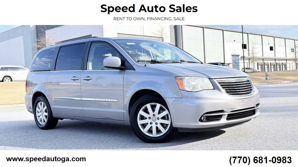 2014 Chrysler Town & Country Touring's photo