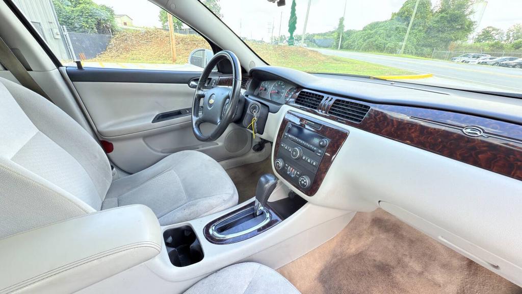 2012 Chevrolet Impala LT - Photo 16