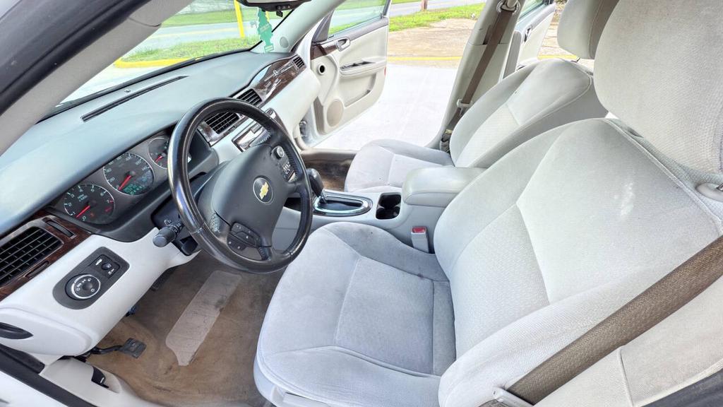 2012 Chevrolet Impala LT - Photo 12
