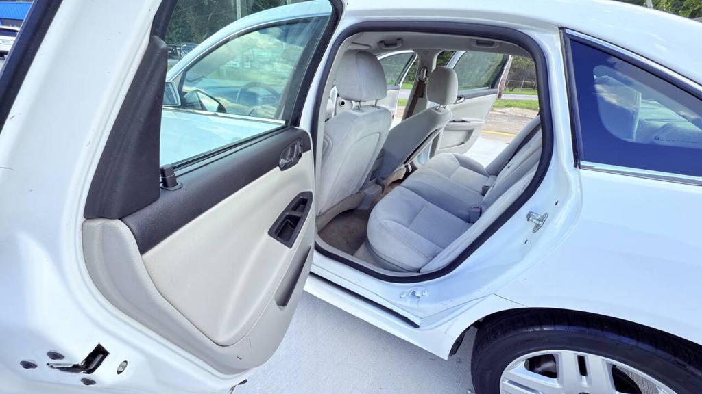 2012 Chevrolet Impala LT - Photo 14
