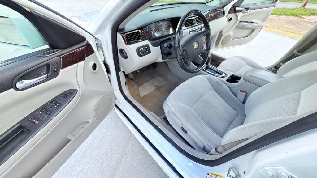 2012 Chevrolet Impala LT - Photo 13