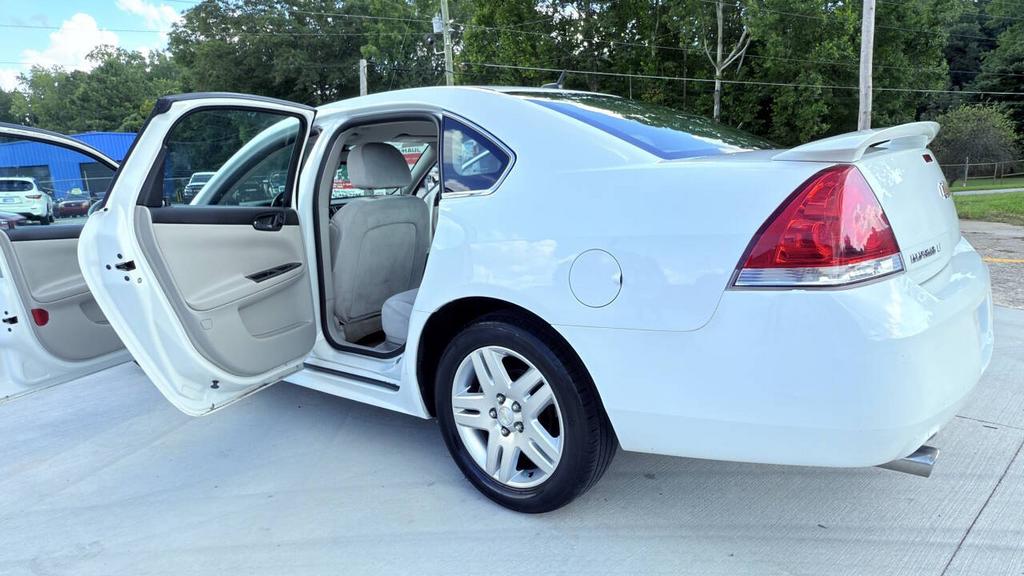 2012 Chevrolet Impala LT - Photo 10